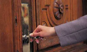 Baltimore Elite Locksmith Baltimore, MD 410-454-0094 - 4a-Door-Unlock